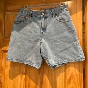 Vintage Levi’s 550 denim shorts